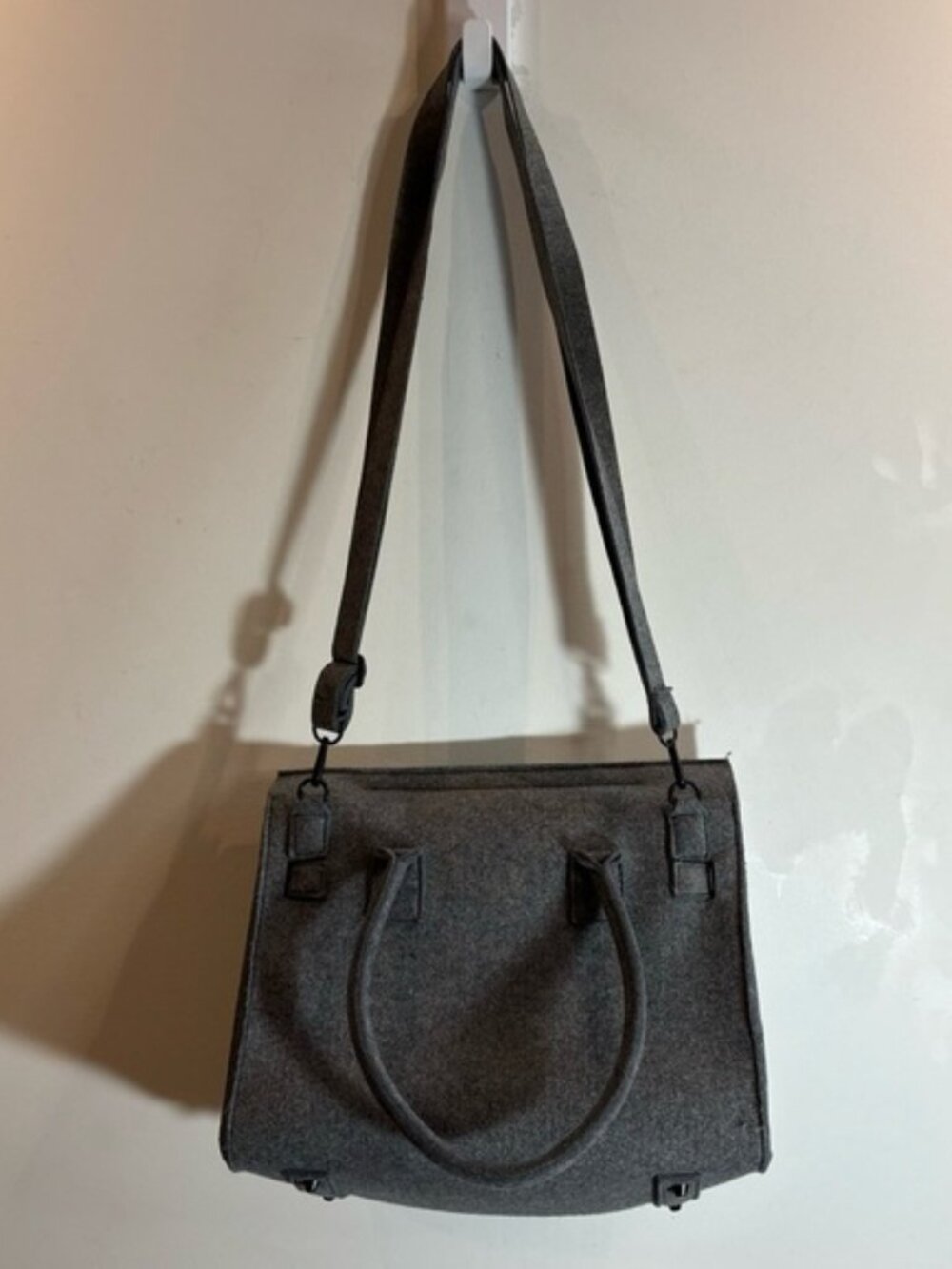 HANDBAG CROSSBODY Made of Felt with A Metal Clasp Birkin Style No Brand NWOT - Picture 2 of 11
